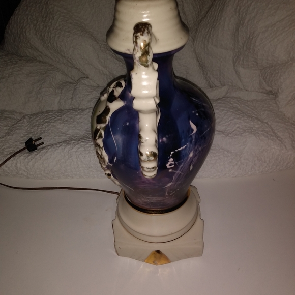 Antique porcilen Ulrich signed hand painted lamp - Picture 4 of 5